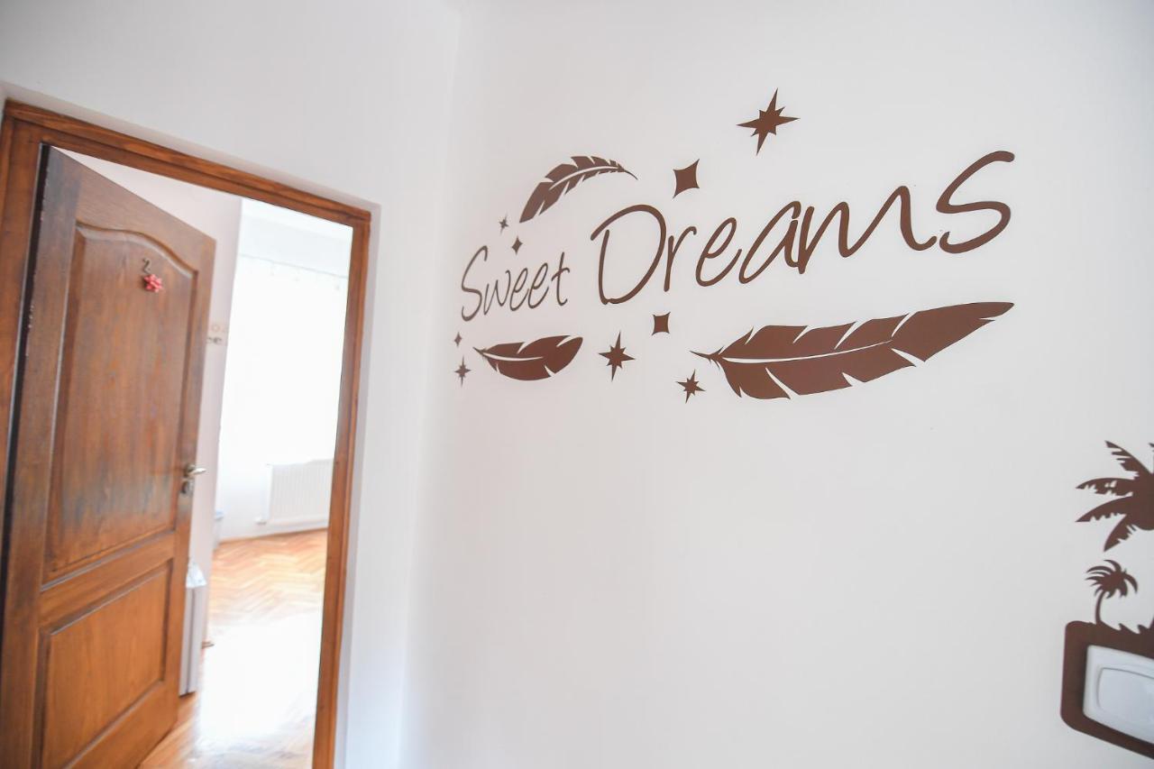 Kokusz Apartmanok Егер Екстериор снимка