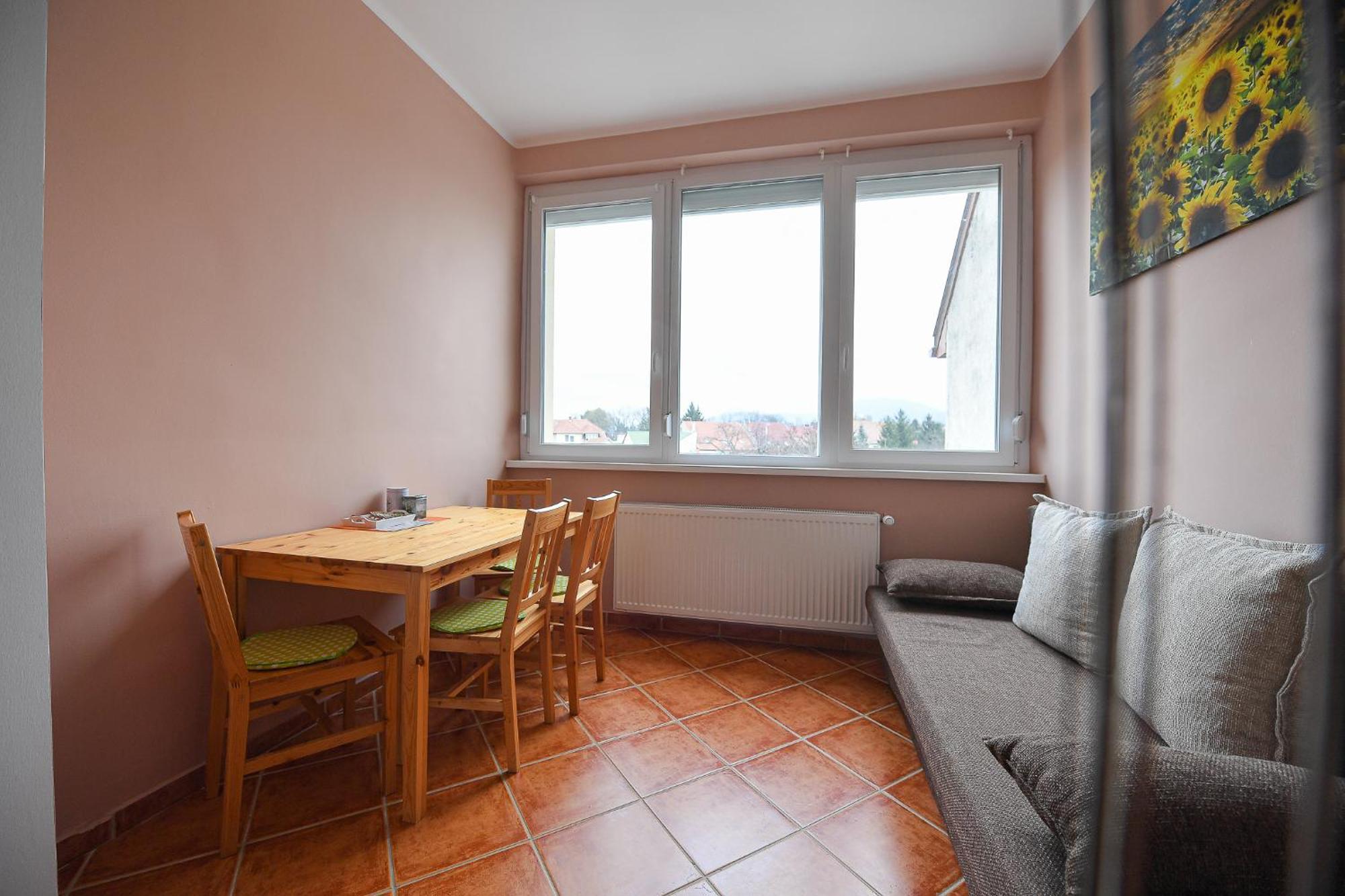Kokusz Apartmanok Егер Стая снимка